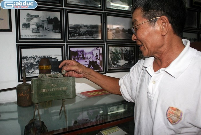Người lính cụ Hồ kỳ lạ ấy là ông Nguyễn Mạnh Hiệp năm nay đã 62 tuổi ở phường Phú Thượng, Tây Hồ, Hà Nội.